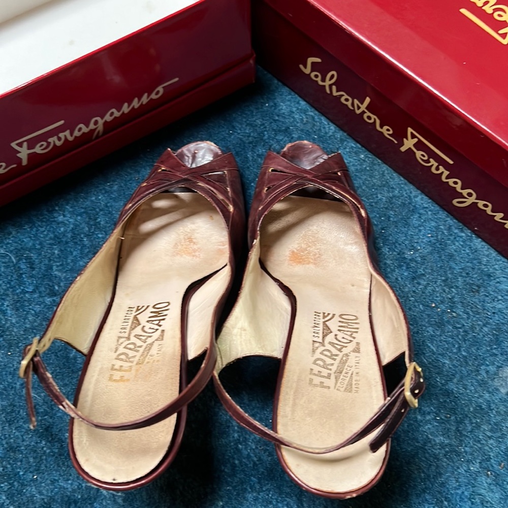 Size 7 1/2 B